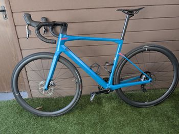 Used BMC Roadmachine SRAM Red eTap AXS 2023 Road & Gravel — image 2 of 12