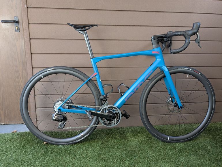 Used BMC Roadmachine SRAM Red eTap AXS 2023 Road & Gravel — image 1 of 12