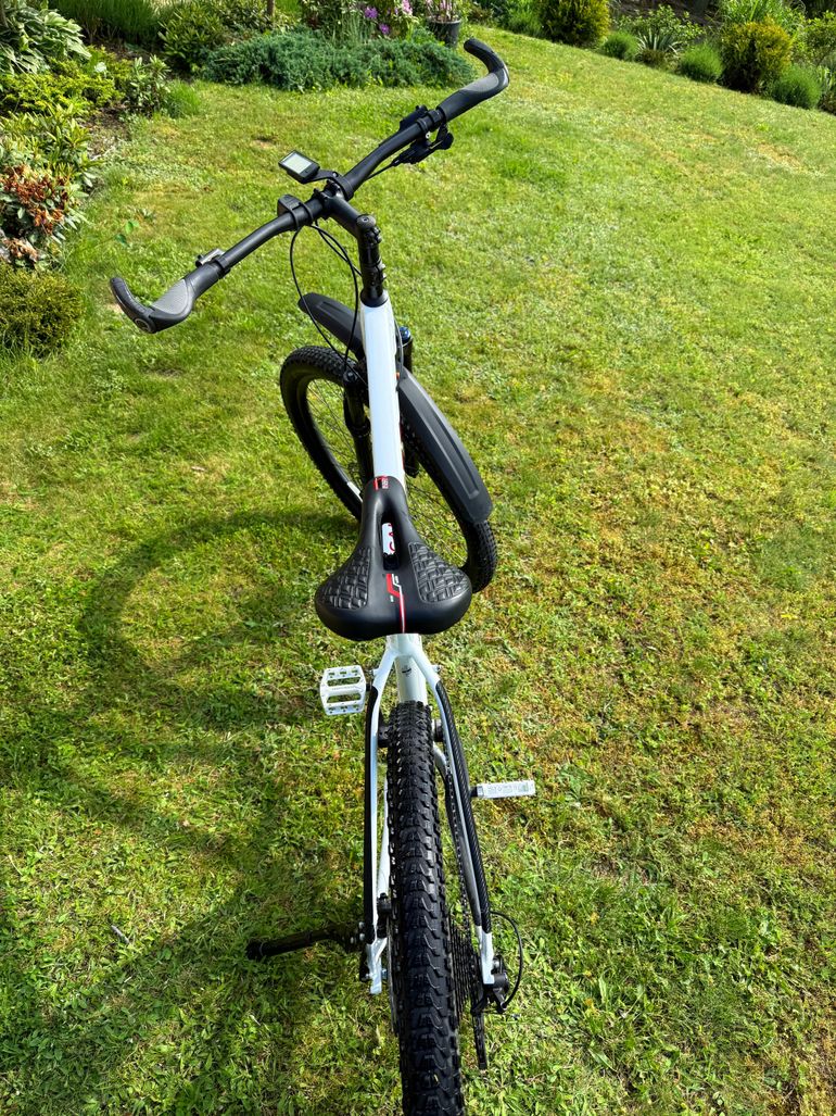 Used Trek X-Caliber 8 2022 2022 Mountainbike, White, 27.5, 29 — image 2 of 8