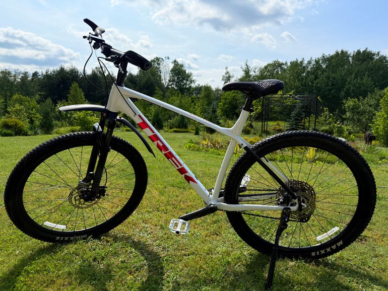 Used Trek X-Caliber 8 2022 2022 Mountainbike, White, 27.5, 29 — image 5 of 8