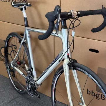 Used Cannondale Synapse 2010 2010 Road & Gravel, Light Gray — image 3 of 5