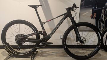 Tweedehands Scott Spark RC Team 2025 Mountainbike — afbeelding 1 van 3