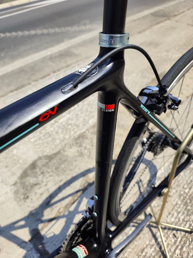 Used Bianchi Specialissima Dura Ace Di2 2017 2017 Road & Gravel — image 9 of 13