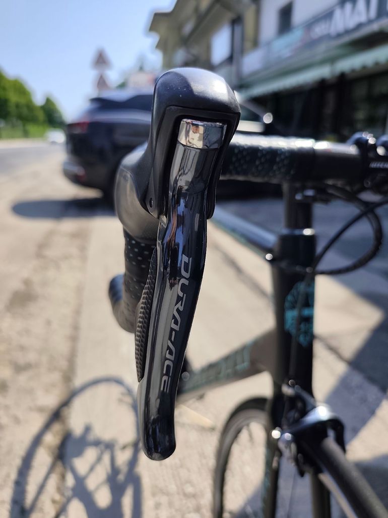 Used Bianchi Specialissima Dura Ace Di2 2017 2017 Road & Gravel — image 5 of 13