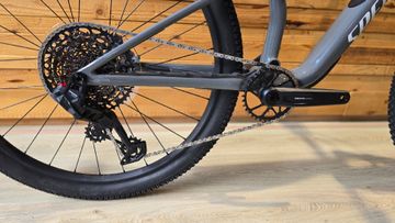Used Specialized Epic 8 Comp 2025 2025 Mountainbike, Light Gray, 29 — image 2 of 3