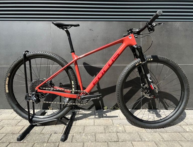 Used Focus Raven SRAM GX Eagle 2021 Mountainbike, Red — image 1 of 7