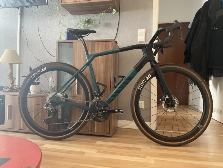 Used Canyon Grail CF SL 8 Di2 2022 Road & Gravel, Black — image 1 of 4