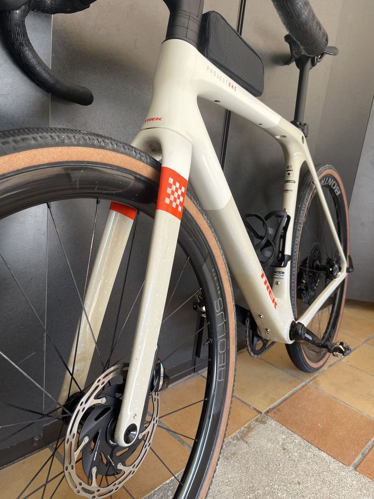 Trek Checkmate SLR 7 AXS 2025 2025 Road & Gravel de segunda mano, Blanco — imagen 7 de 7