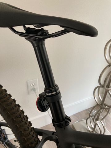 Used Specialized Stumpjumper Comp 2021 2021 Mountainbike, Black, 29 — image 7 of 9