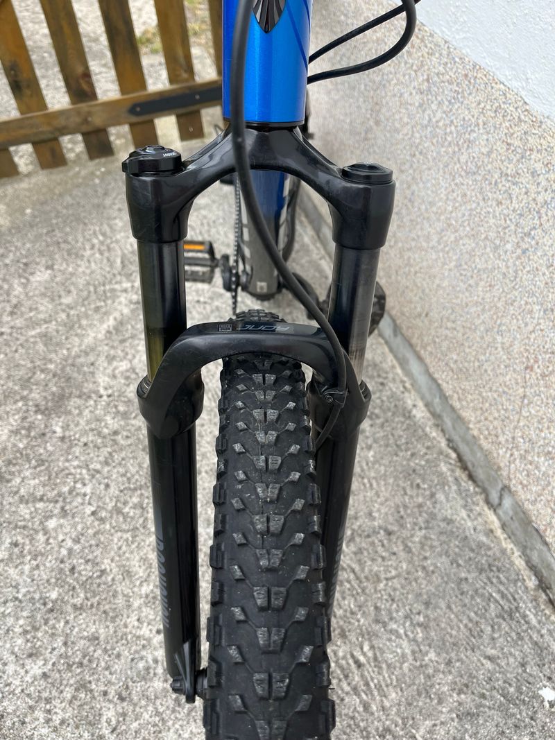 Used Trek Marlin 8 2022 2022 Mountainbike, Blue, 26, 27.5, 29 — image 8 of 9