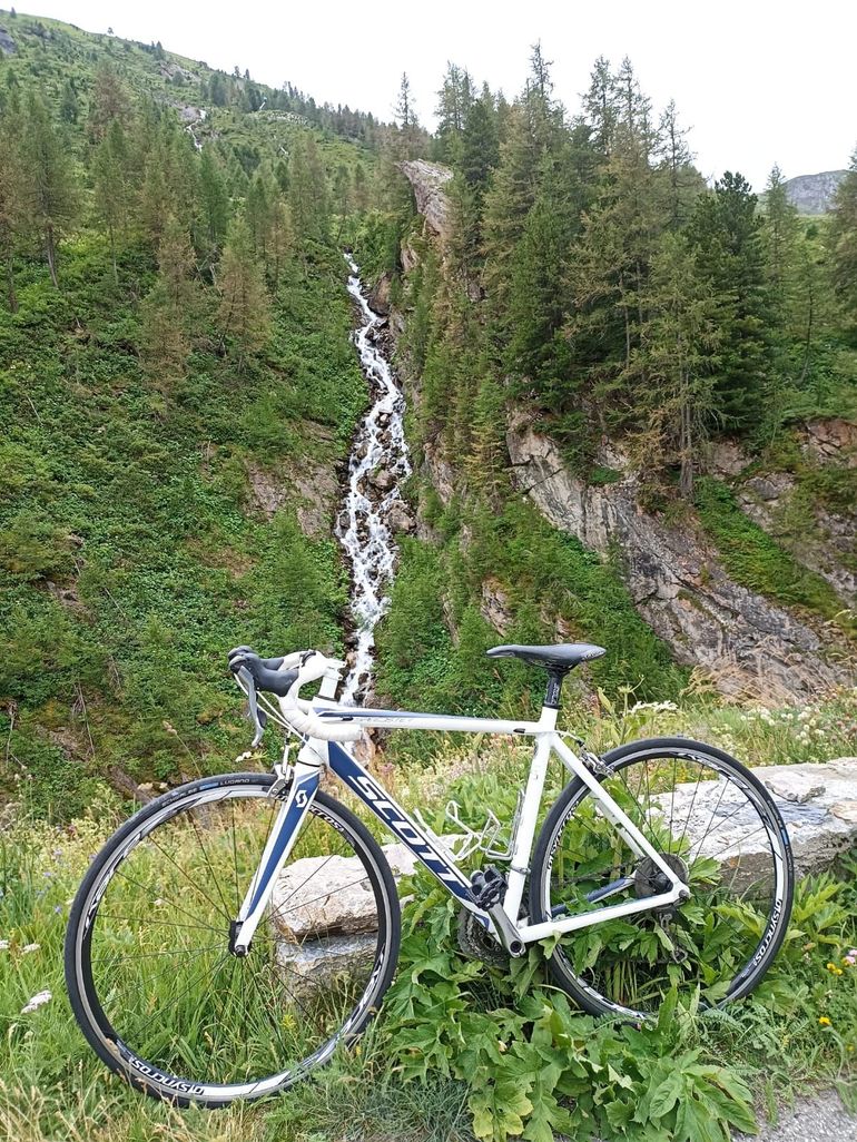 Used Scott Contessa 2015 Road & Gravel, White — image 1 of 5