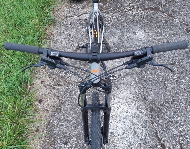 Used Nakamura SUMMIT LTD 27,5 2021 Mountainbike, Light Gray — image 8 of 10