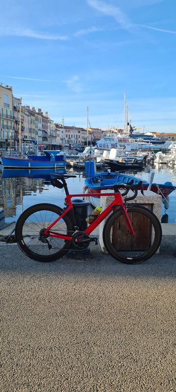 Canyon Aeroad CF SLX Disc 8.0 Di2 2018 2018 Road & Gravel usato, Rosso — immagine 12 di 14