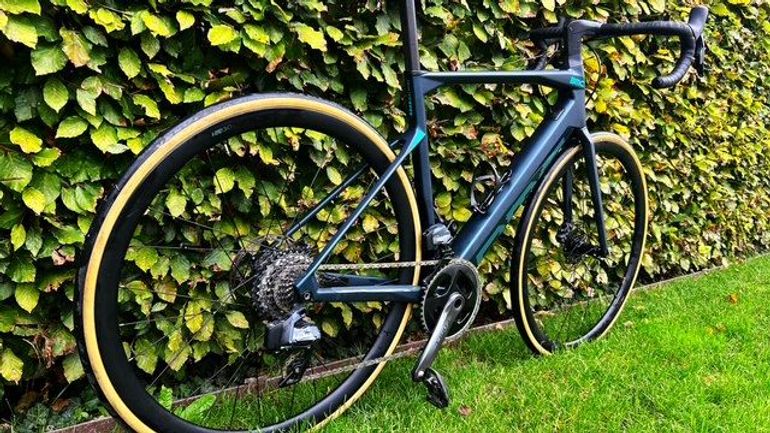 Used BMC Roadmachine AMP ONE 2022 2022 Road & Gravel — image 3 of 3
