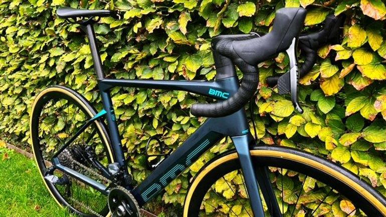 Used BMC Roadmachine AMP ONE 2022 2022 Road & Gravel — image 2 of 3