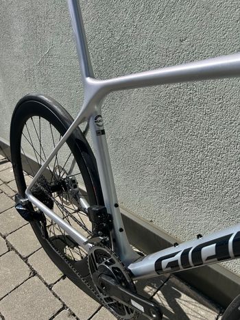 Used Giant TCR 2023 Road & Gravel, Light Gray — image 6 of 8