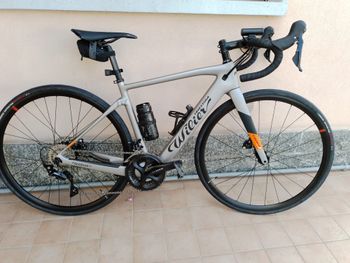 Used Wilier Cento1 Hybrid SHIMANO 105 2X11 + MAHLE X35+ 2024 2024 Road & Gravel, Hellgrau — image 1 of 4