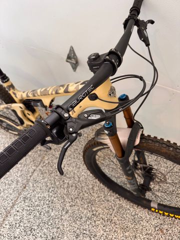 Used Yeti SB120 C2 2023 2023 Mountainbike, Orange, 29 — image 7 of 11