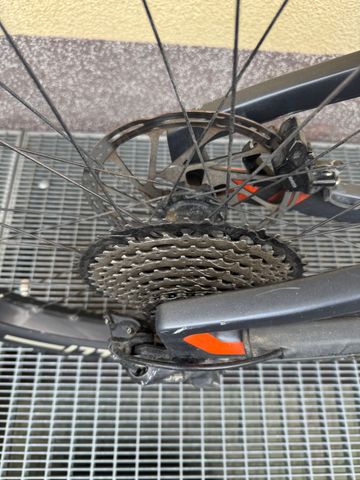 Mondraker e-Crusher Carbon R+ 2018 2018 Mountainbike usato, Grigio chiaro — immagine 10 di 11