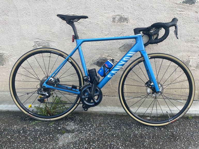 Brugt Canyon Ultimate CF SL Disc 8.0 Di2 2020 2020 Road & Gravel — billede 1 af 3
