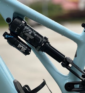 Używany Specialized Stumpjumper EVO Comp 2022 2022 Mountainbike — zdjęcie 4 z 6