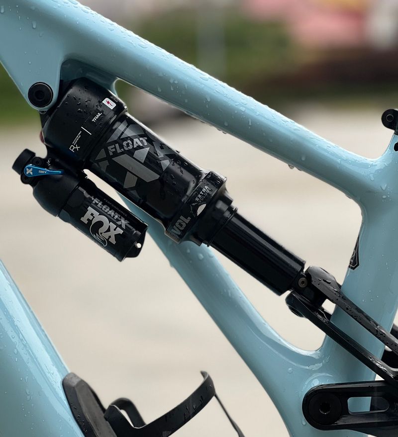 Używany Specialized Stumpjumper EVO Comp 2022 2022 Mountainbike — zdjęcie 4 z 6