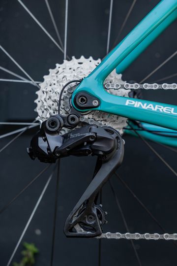 Used Pinarello F7 Shimano Ultegra Di2 2025 Road & Gravel, Black — image 4 of 5
