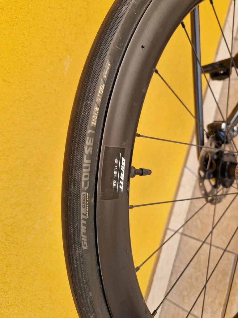 Giant TCR Advanced Disc 1+ Pro Compact 2022 2022 Road & Gravel d'occasion — image 17 sur 25