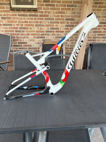 Brugt Wilier Urta Max SLR Bwjr 2025 Frameset 2025 Mountainbike — billede 3 af 5