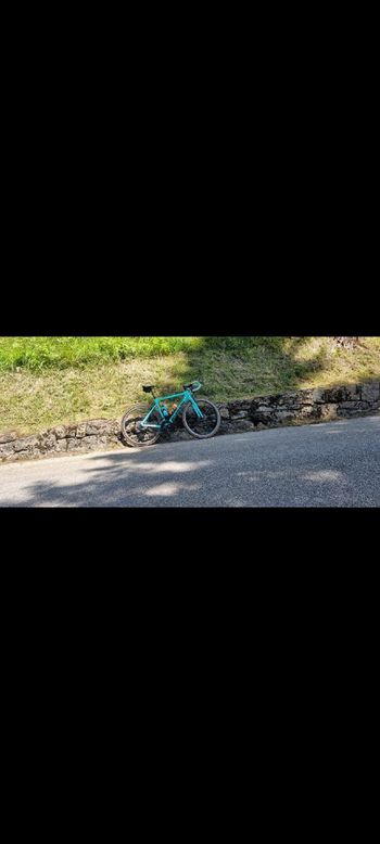 Used Bianchi Sprint 105 2020 2020 Road & Gravel, Green — image 3 of 3