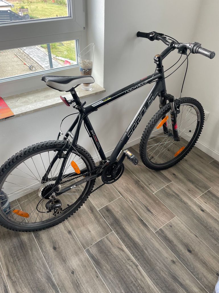 Used Serious Rockvile Alloy Lite 2018 Mountainbike — image 1 of 3