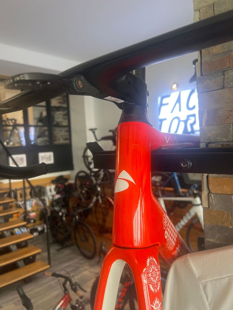 Used Factor O2 Other Shimano 2023 Road & Gravel, Orange — image 2 of 3