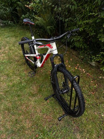 Tweedehands YT Industries Jeffsy Shimano Deore XT 2018 Mountainbike — afbeelding 1 van 6