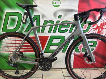 Gebrauchtes Bianchi Impulso PRO GRX 820 disc 2024 2024 Road & Gravel, Hellgrau — Bild 1 von 11