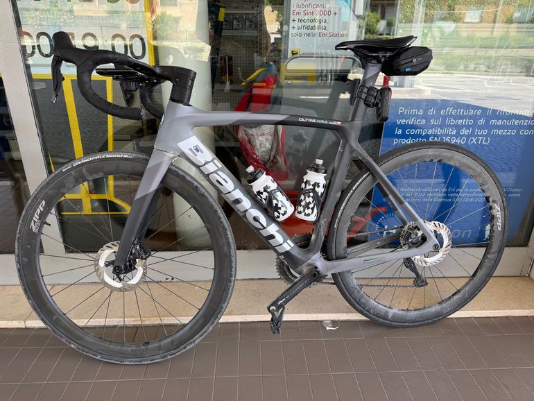 Used Bianchi Oltre Shimano Ultegra Di2 2023 Road & Gravel, Light Gray — image 5 of 8