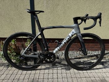 Used Bianchi Oltre Shimano Ultegra Di2 2023 Road & Gravel, Light Gray — image 2 of 8