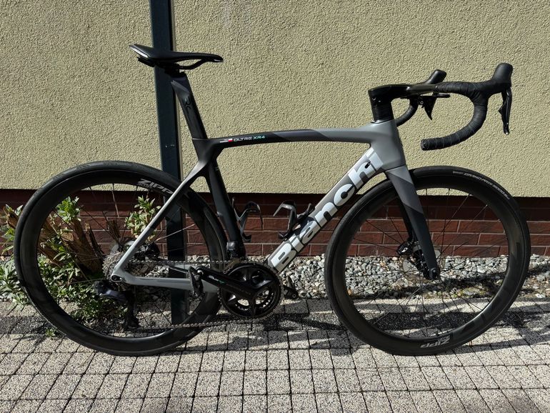 Used Bianchi Oltre Shimano Ultegra Di2 2023 Road & Gravel, Light Gray — image 2 of 8
