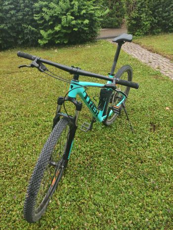 Used Trek Marlin 7 Gen 2 2023 2023 Mountainbike, Blue, 27.5, 29 — image 1 of 7