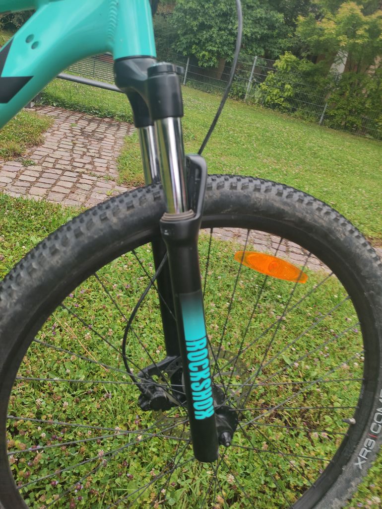 Used Trek Marlin 7 Gen 2 2023 2023 Mountainbike, Blue, 27.5, 29 — image 4 of 7