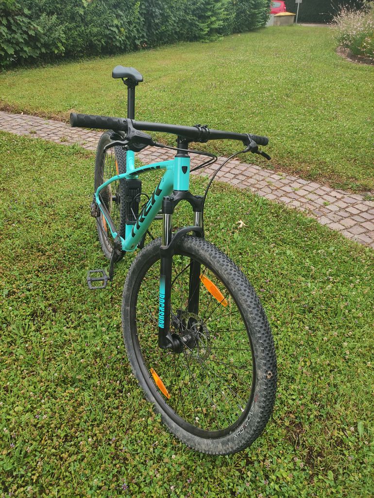 Used Trek Marlin 7 Gen 2 2023 2023 Mountainbike, Blue, 27.5, 29 — image 6 of 7