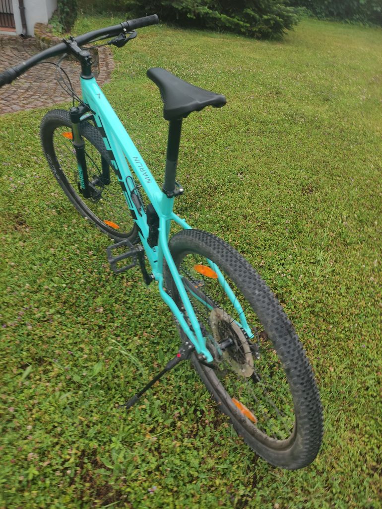 Used Trek Marlin 7 Gen 2 2023 2023 Mountainbike, Blue, 27.5, 29 — image 2 of 7