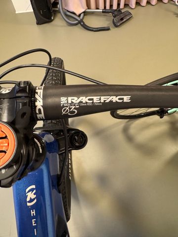 Used Kona Hei Hei CR/DL 2023 2023 Mountainbike, Blue, 29 — image 7 of 9