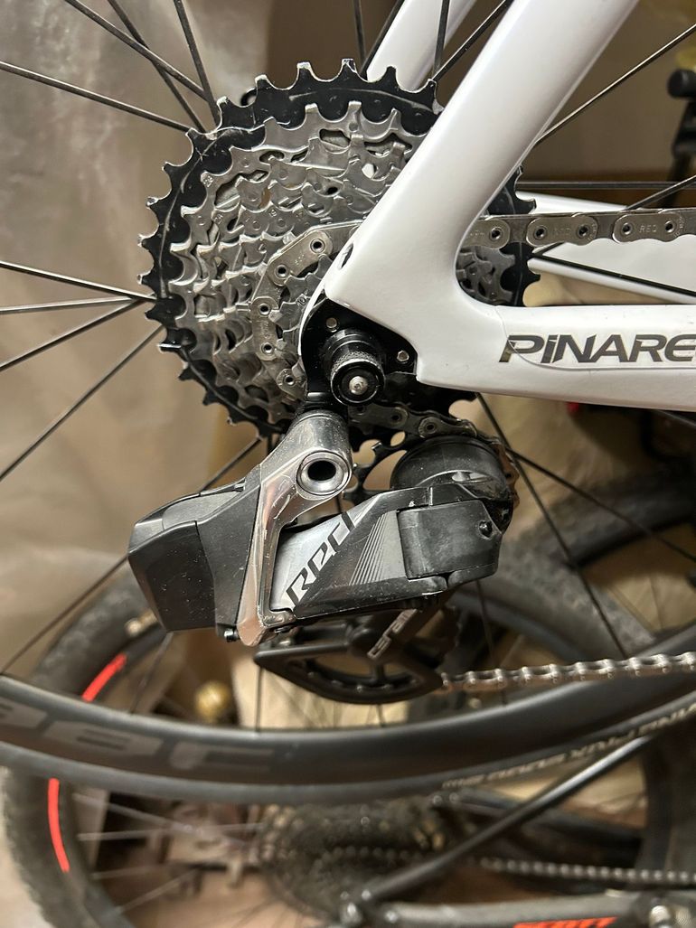 Brugt Pinarello Dogma SRAM Red eTap AXS 2025 Road & Gravel — billede 3 af 5