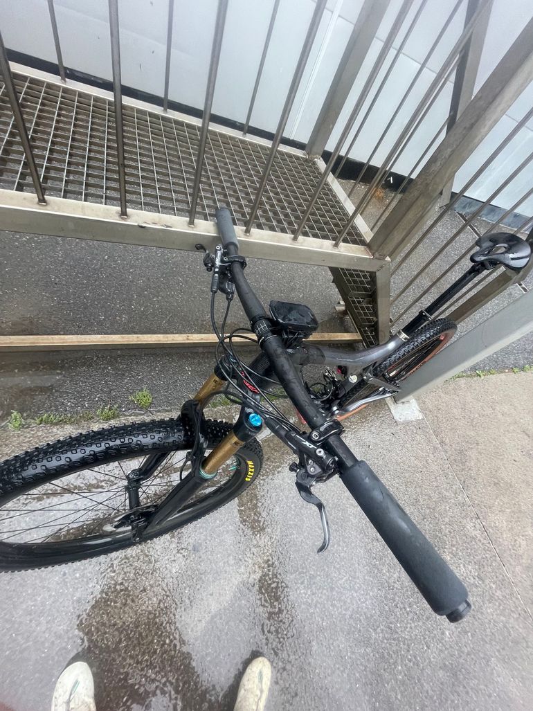 Used Orbea Oiz Shimano XTR 2022 Mountainbike, Black, 29 — image 3 of 9