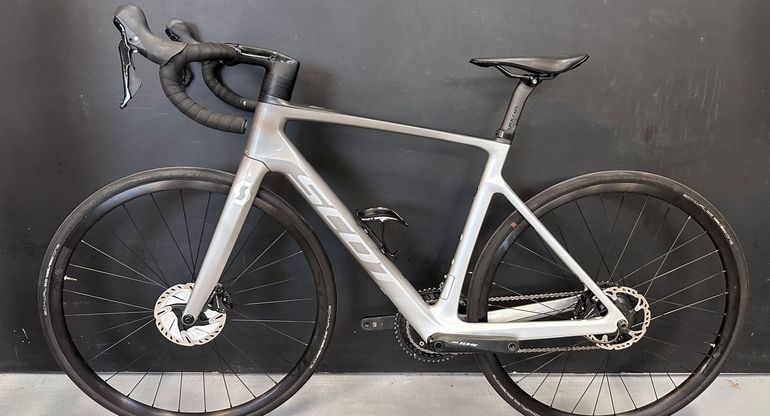 Tweedehands Scott Addict eRIDE 30 2022 2022 Road & Gravel — afbeelding 2 van 4