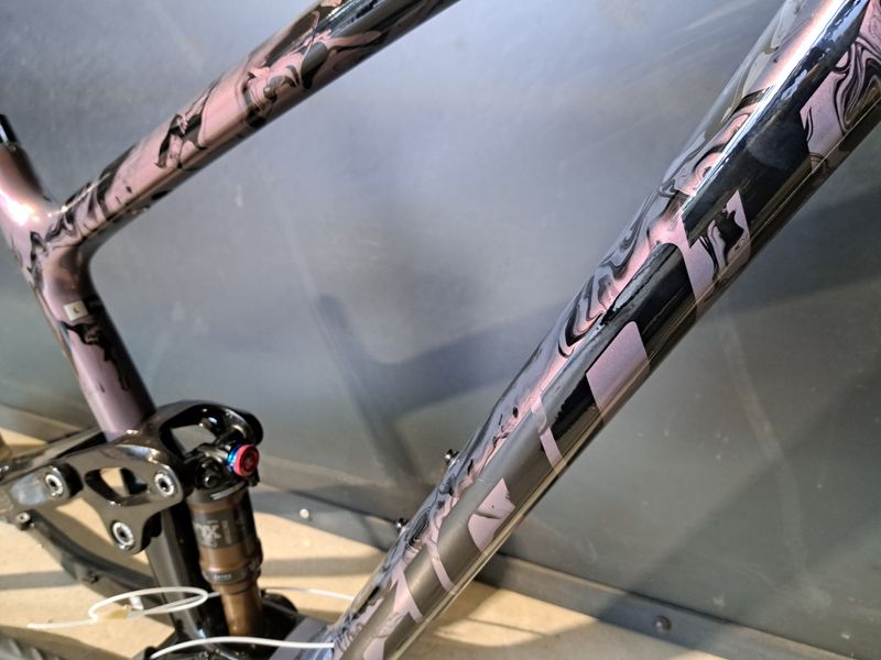 Used Giant Anthem Advanced Pro 29 Frameset Frameset 2023 Mountainbike, White — image 6 of 6