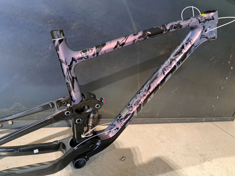 Used Giant Anthem Advanced Pro 29 Frameset Frameset 2023 Mountainbike, White — image 4 of 6