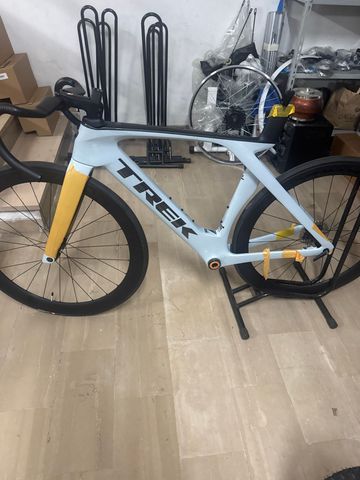 Używany Trek Madone SL 7 Gen 7 2024 Frameset 2024 Road & Gravel — zdjęcie 2 z 3