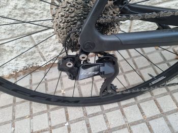 Canyon Endurace CF 7 Di2 2023 2023 Road & Gravel usato, Nero — immagine 4 di 23