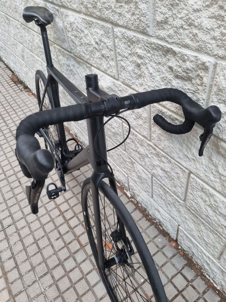 Canyon Endurace CF 7 Di2 2023 2023 Road & Gravel usato, Nero — immagine 10 di 23